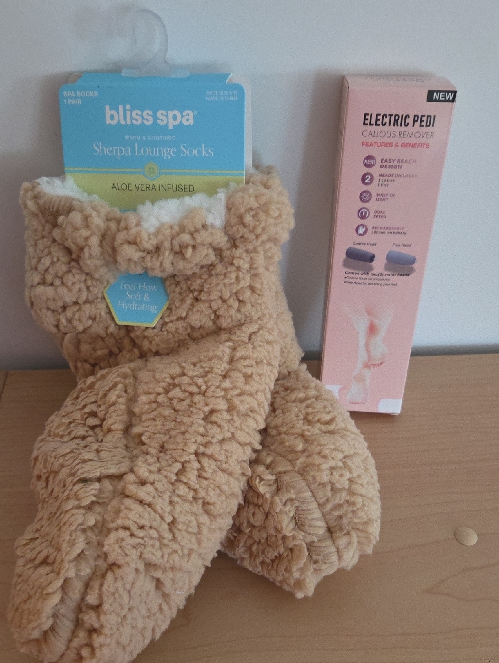 bliss spa Sherpa Lounge Socks - Beige Sherpa Cozy Slippers & Pedi Tool